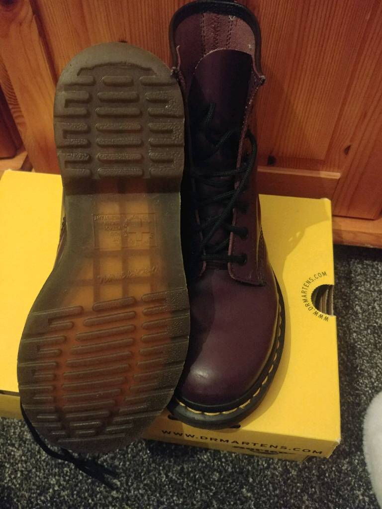 gumtree doc martens